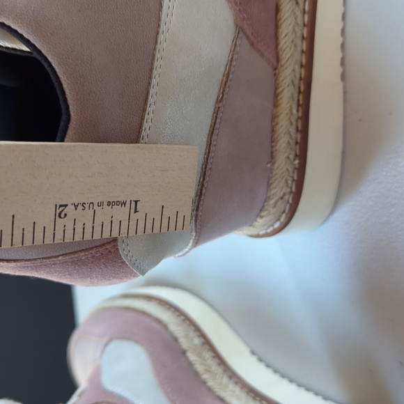 Mi im, Dusty Rose hidden wedge sneaker. Size 8 - Picture 8 of 11